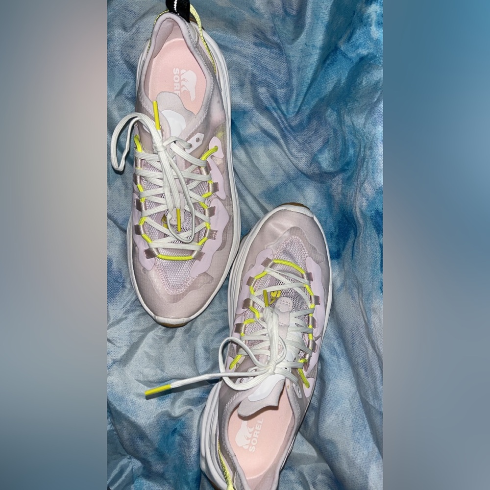Sorel tennis shoes